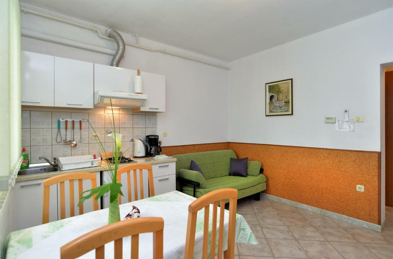 Pool Apartments 624 Pula Bagian luar foto