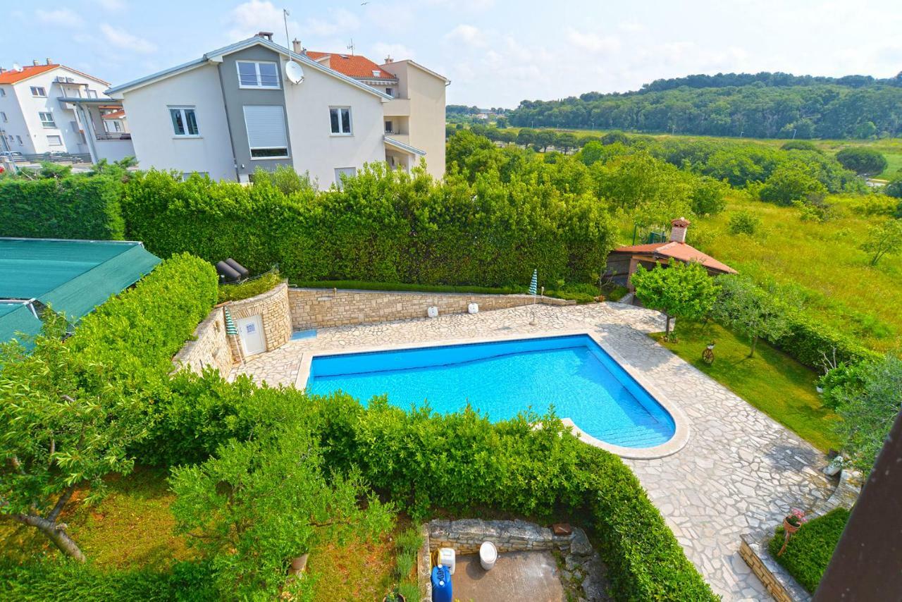 Pool Apartments 624 Pula Bagian luar foto