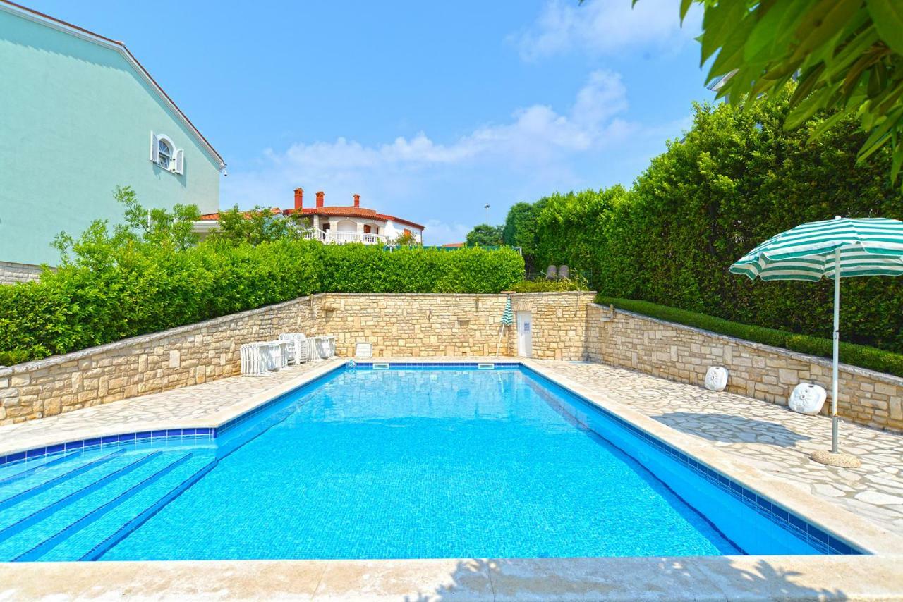 Pool Apartments 624 Pula Bagian luar foto